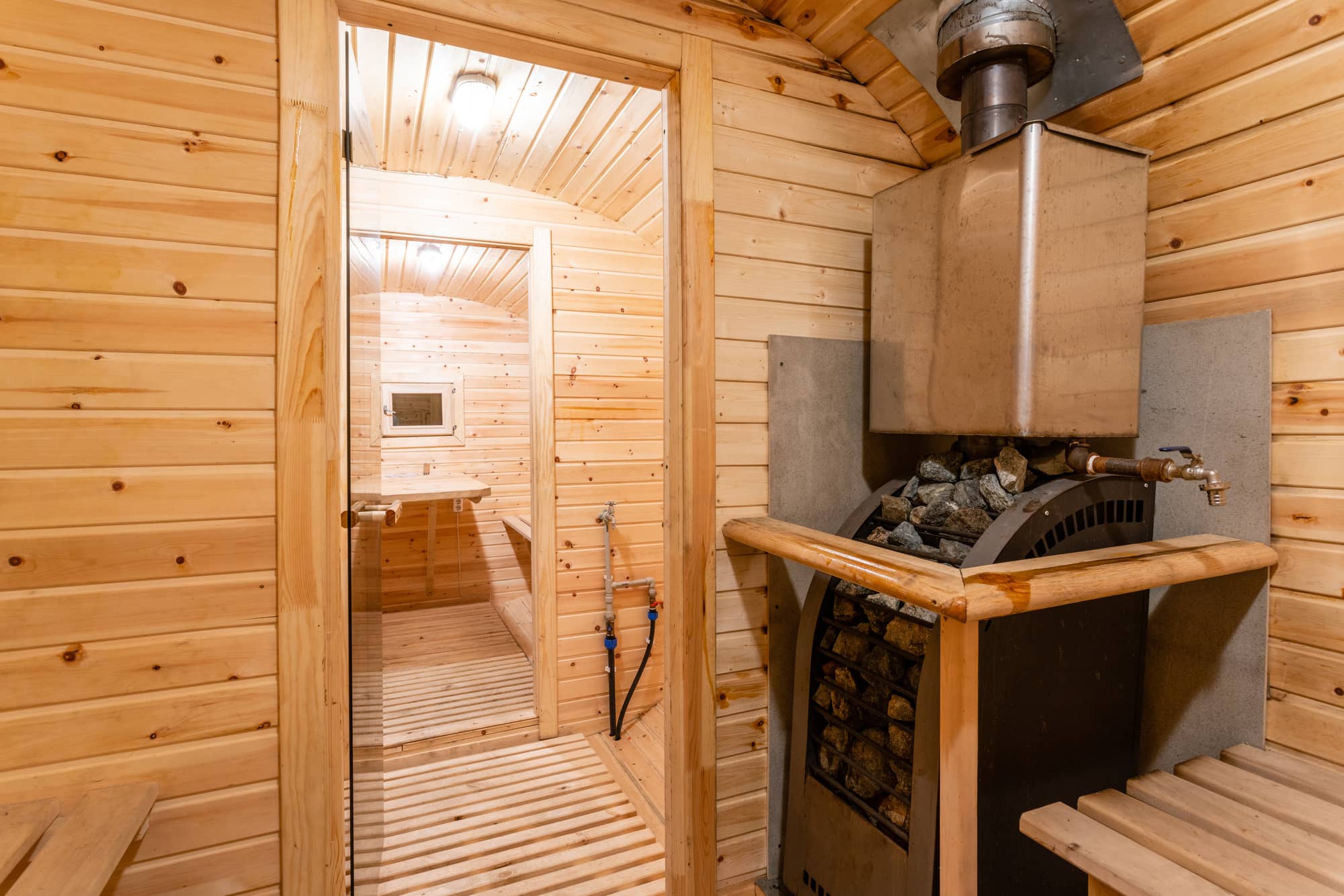 Ein Saunaofen gehört in jede Sauna